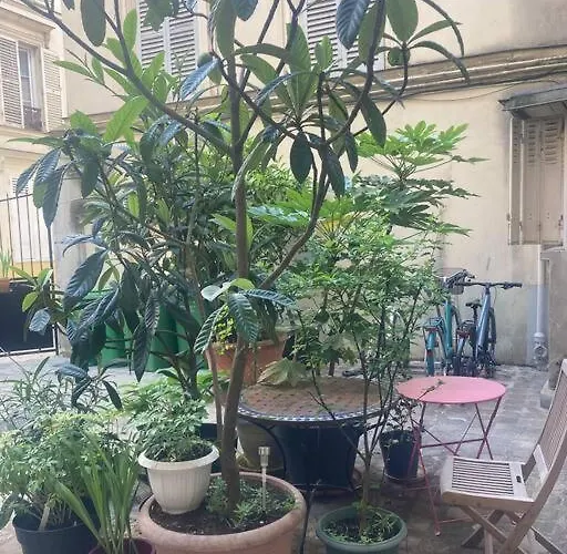 Appart Charmant A Montmartre